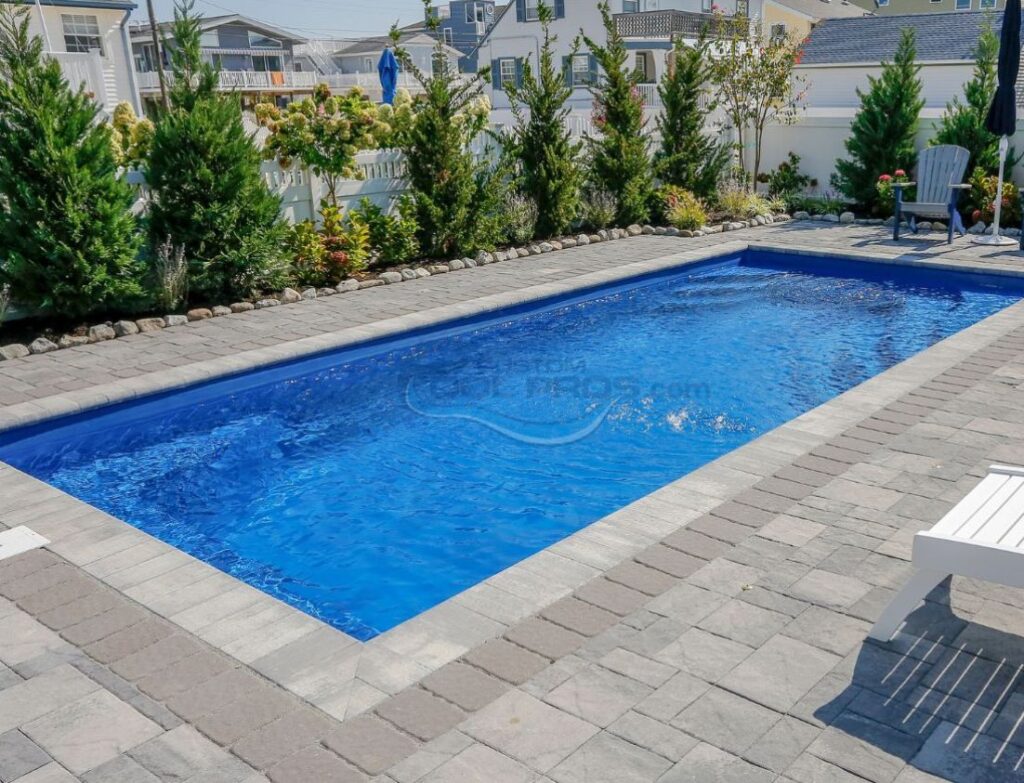 contemporary-corner-steps-fiberglass-pool-nj